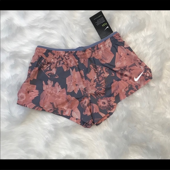 🌸 Nike running shorts 🌸 - Picture 3 of 4